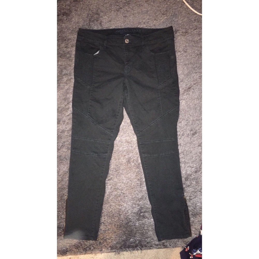 Three pairs of American Eagle jeggings!!